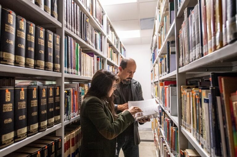 Descubre la biblioteca del Infonavit