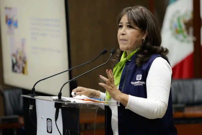 Adriana Fuentes Adriana Fuentes en centro civico
