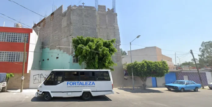 Vecinos denuncian anomalías en clínica de Reforma Agraria