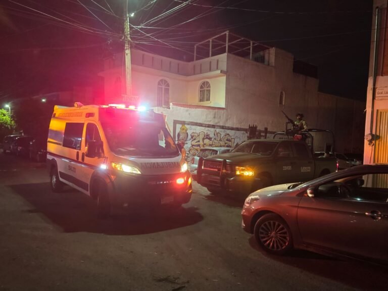 Asesinan a hombre dentro de su vehículo en la colonia Lázaro Cárdenas